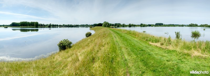 Gevuld wachtbekken