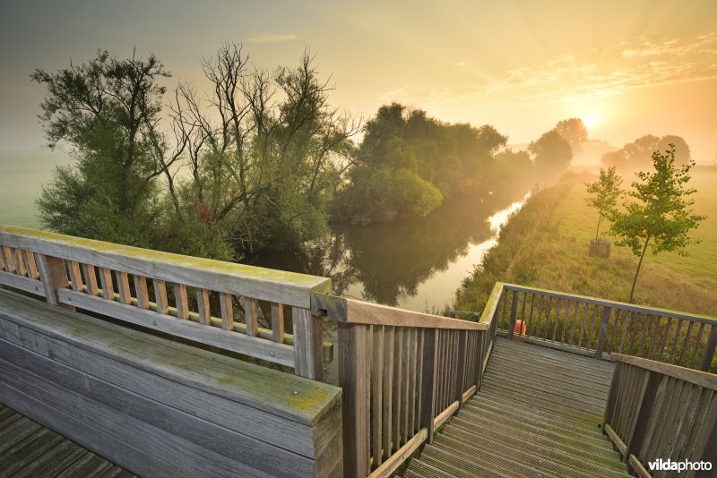 Voetgangersbrug over de IJzer
