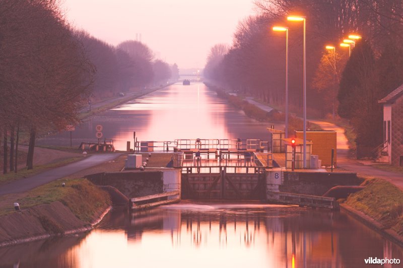 Kempens kanaal en sluis tussen Herentals en Bocholt