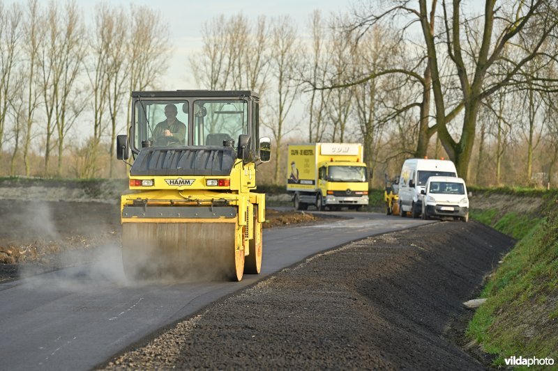 Asfalteren van jaagpad