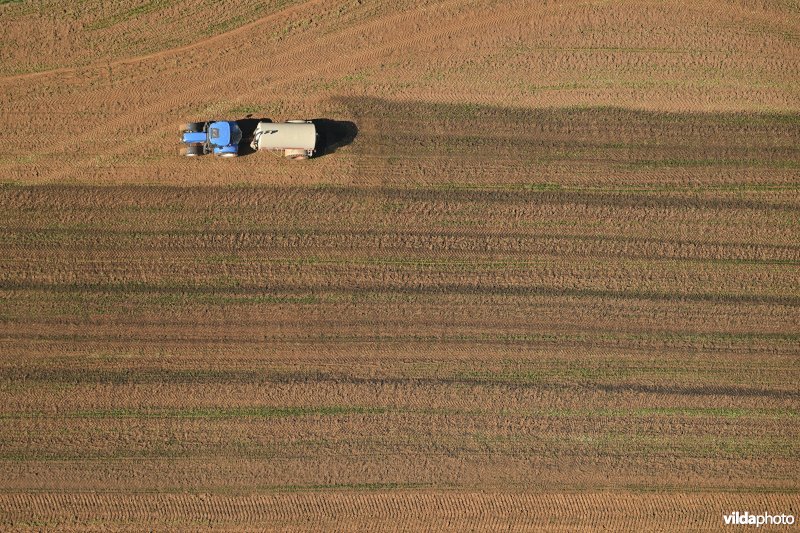 Tractor met mestkar 