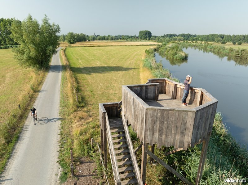 Uitkijktoren aan de oude Schelde in de Kalkense Meersen