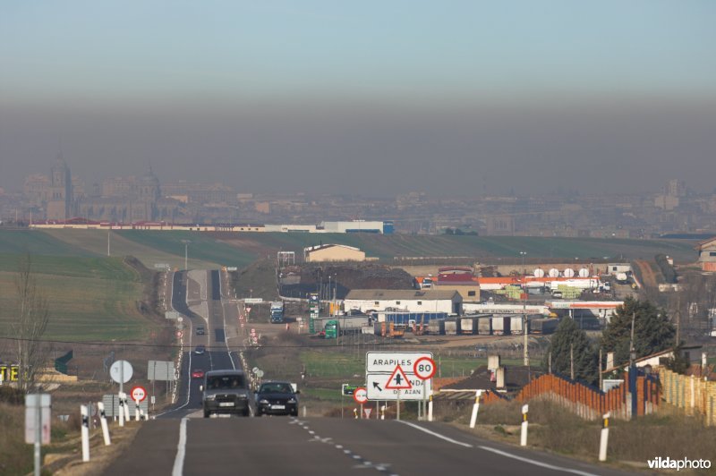 Dikke pak smog boven de stad