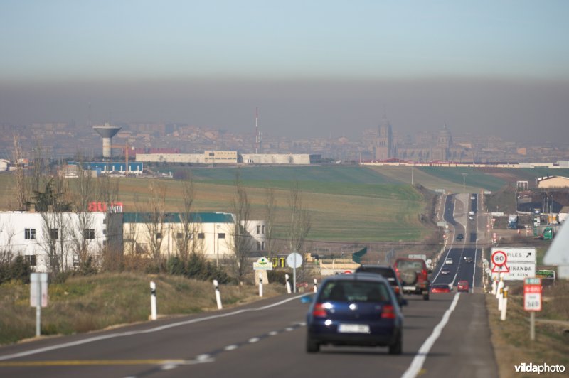 Dikke pak smog boven de stad