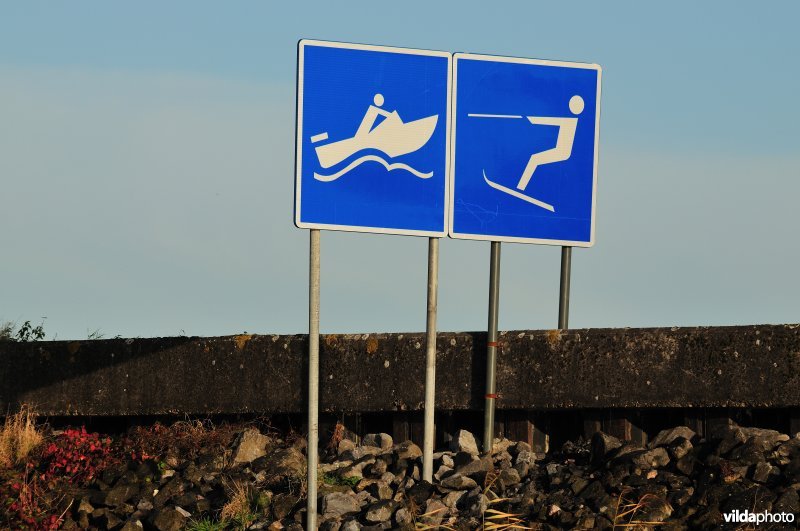 Bord voor waterskiërs