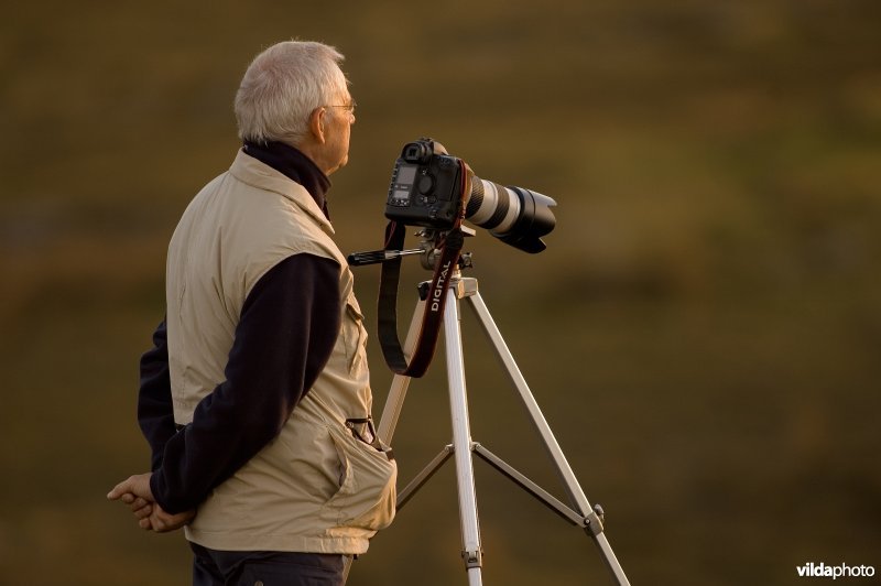 Landschapsfotograaf wacht op mooi licht