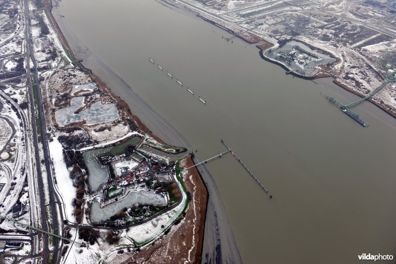 Schelde tussen Fort Liefkenshoek en Fort Lillo