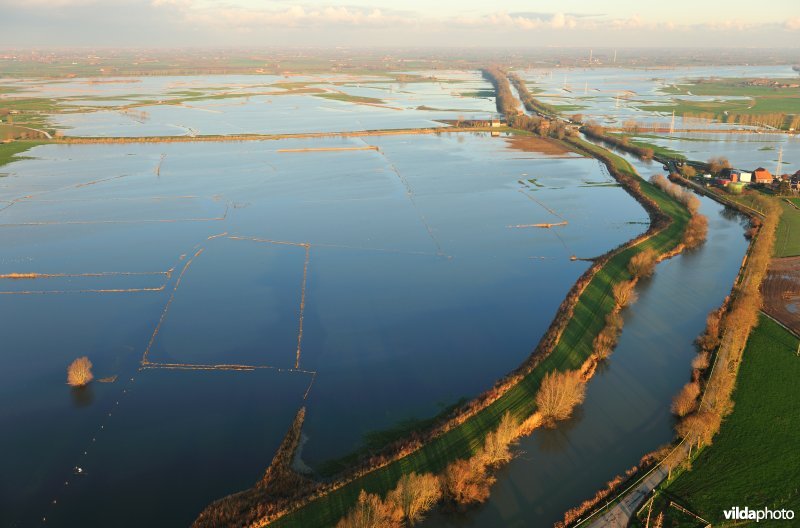 Overstroomde Rioolbroeken en kanaal Ieper-IJzer