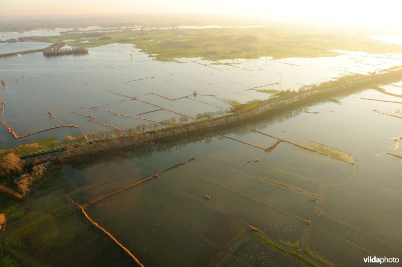 Kanaal Ieper-IJzer en overstroomde broeken