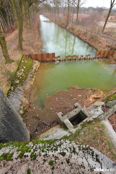 Sluisbunker en antitankgracht