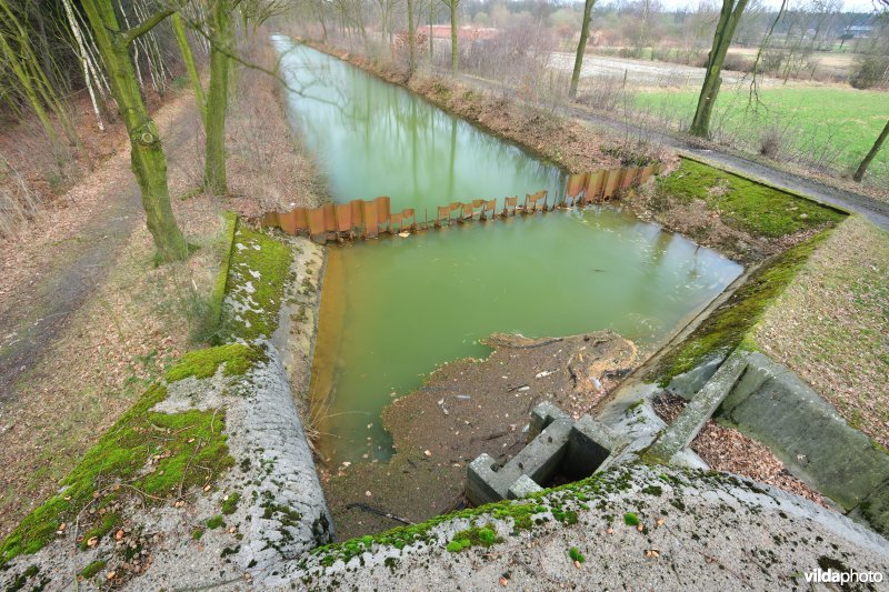 Sluisbunker en antitankgracht
