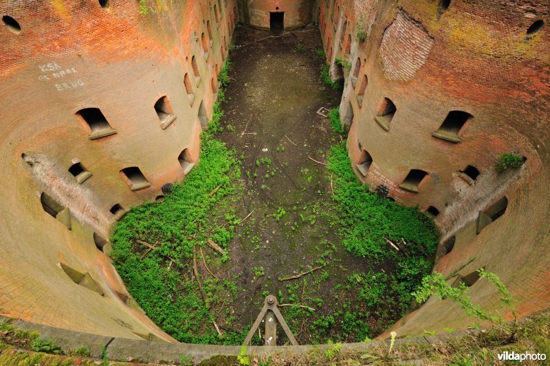 Binnenplein van réduit van fort 6