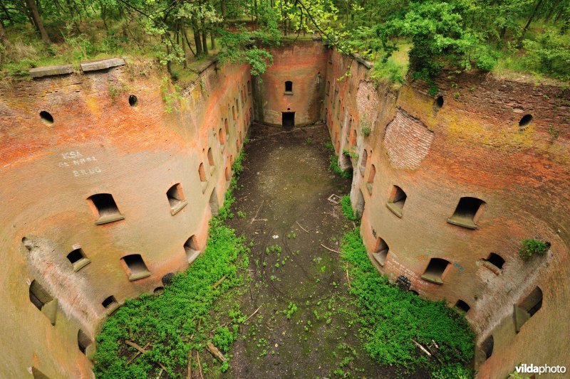 Binnenplein van réduit van fort 6
