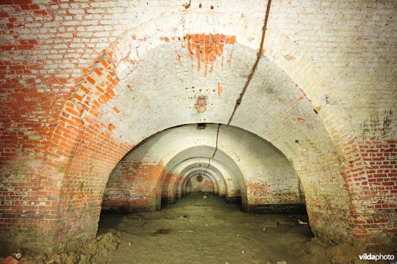 Rechtercaponnière van Fort 6
