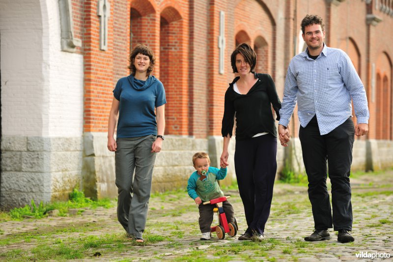 Wandelen langs hoofdfrontgebouw Fort 4