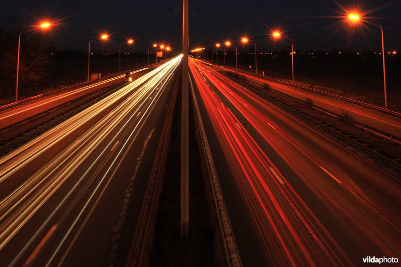 Autosnelweg en lichtvervuiling